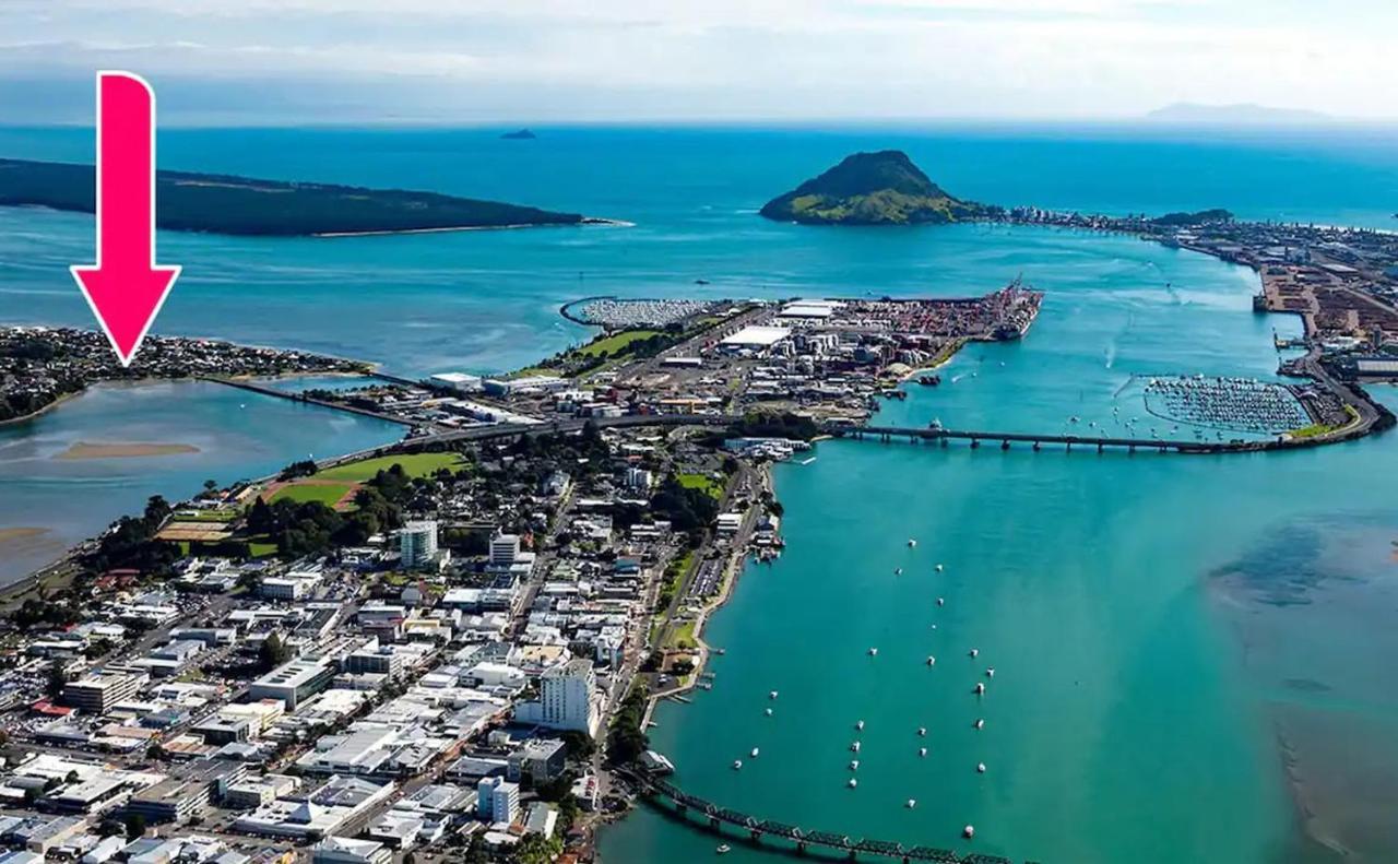 Tauranga - Big, Beautiful Villa On The Water! Exteriör bild