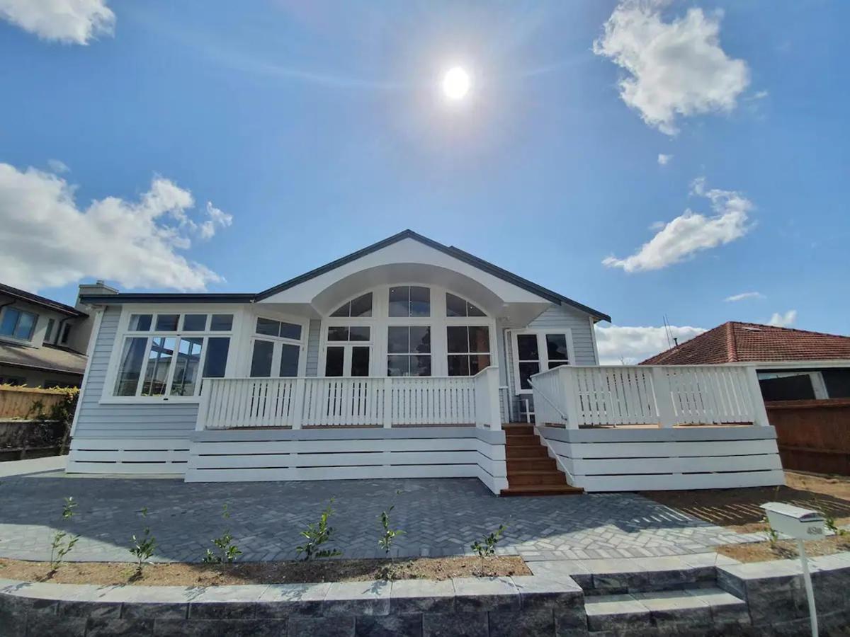 Tauranga - Big, Beautiful Villa On The Water! Exteriör bild